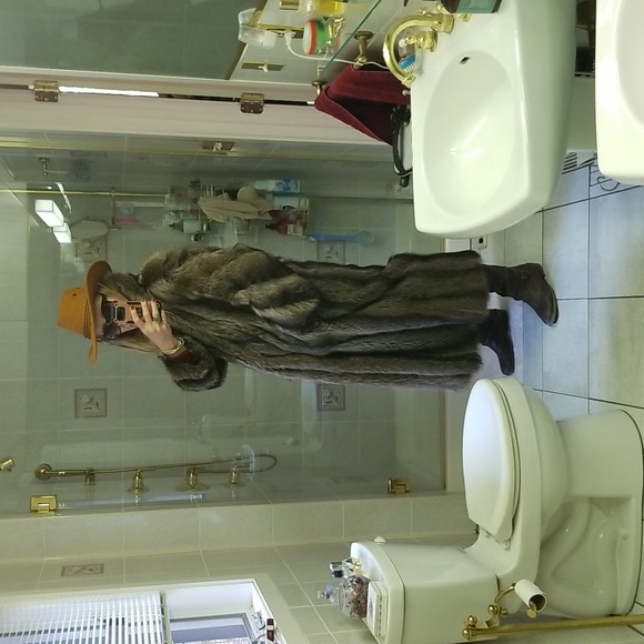 Raccoon Full Length Vintage Fur Coat - Picture 2 of 11
